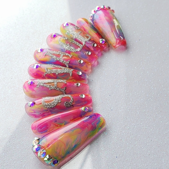 SAVAGE Reusable Fashionable  Press on Nails - Picture 3 of 5